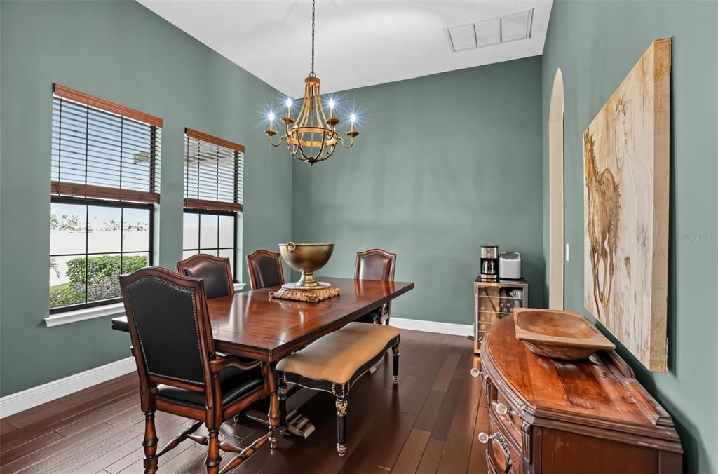 En Venta: $975,000 (3 camas, 2 baños, 2537 Pies cuadrados)