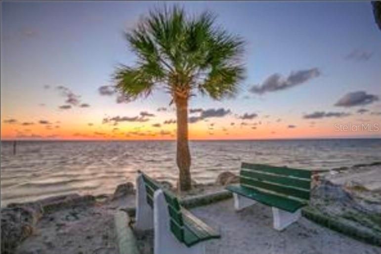 For Sale: $135,000 (2 beds, 2 baths, 1088 Square Feet)