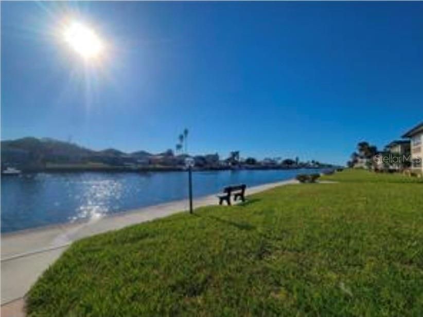 For Sale: $135,000 (2 beds, 2 baths, 1088 Square Feet)