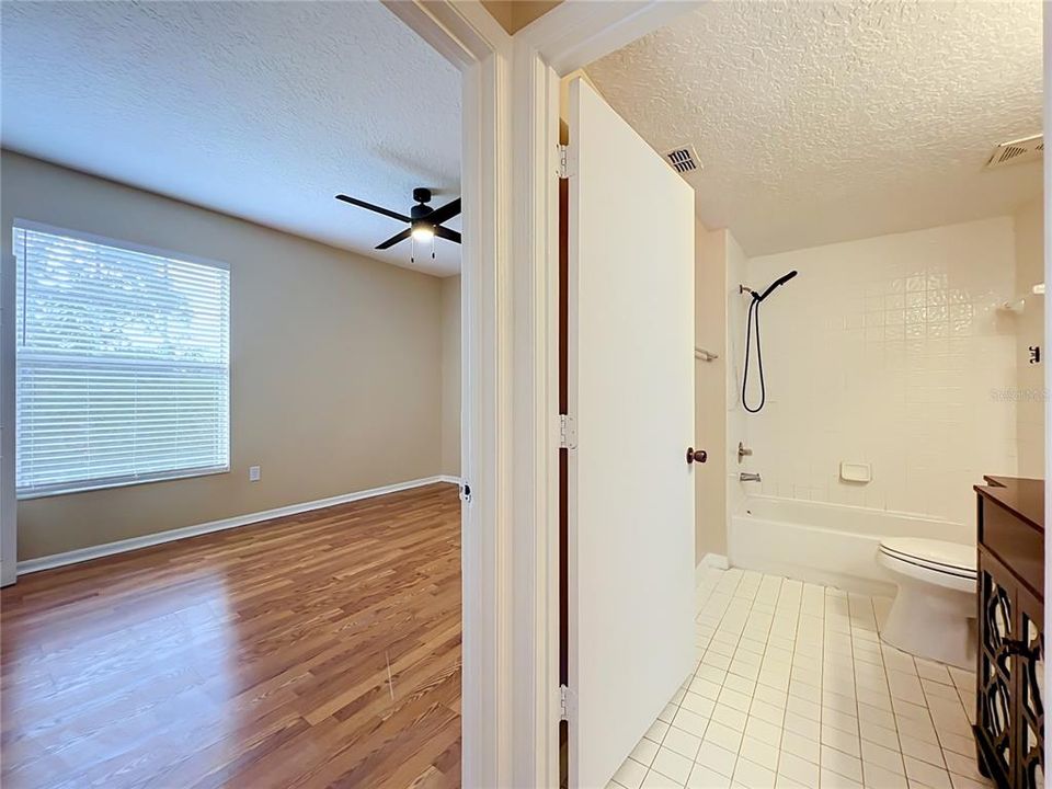 For Sale: $165,000 (3 beds, 2 baths, 1362 Square Feet)