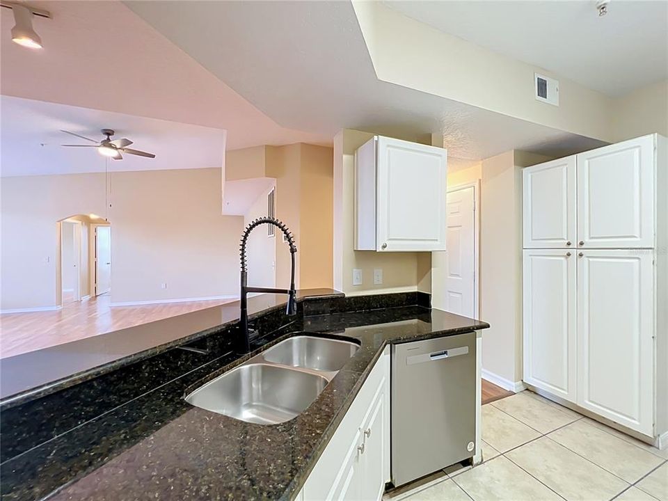 For Sale: $165,000 (3 beds, 2 baths, 1362 Square Feet)