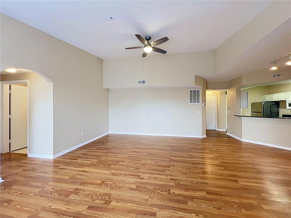 For Sale: $165,000 (3 beds, 2 baths, 1362 Square Feet)