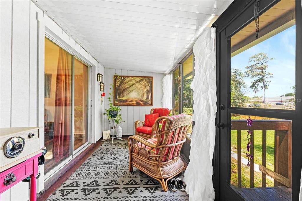 Active With Contract: $239,900 (3 beds, 2 baths, 1233 Square Feet)