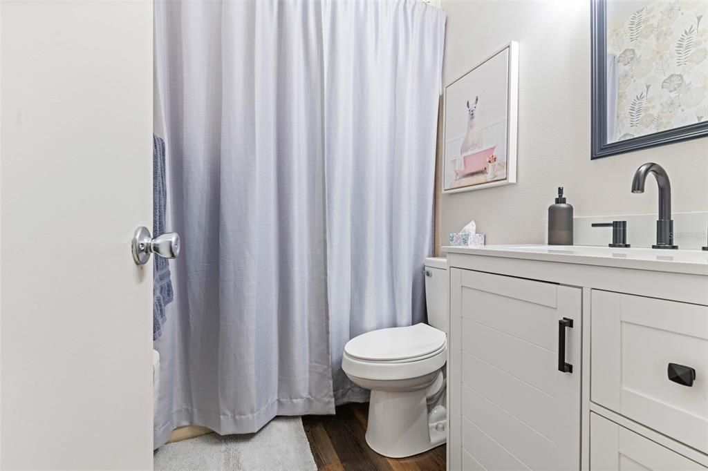 Active With Contract: $239,900 (3 beds, 2 baths, 1233 Square Feet)