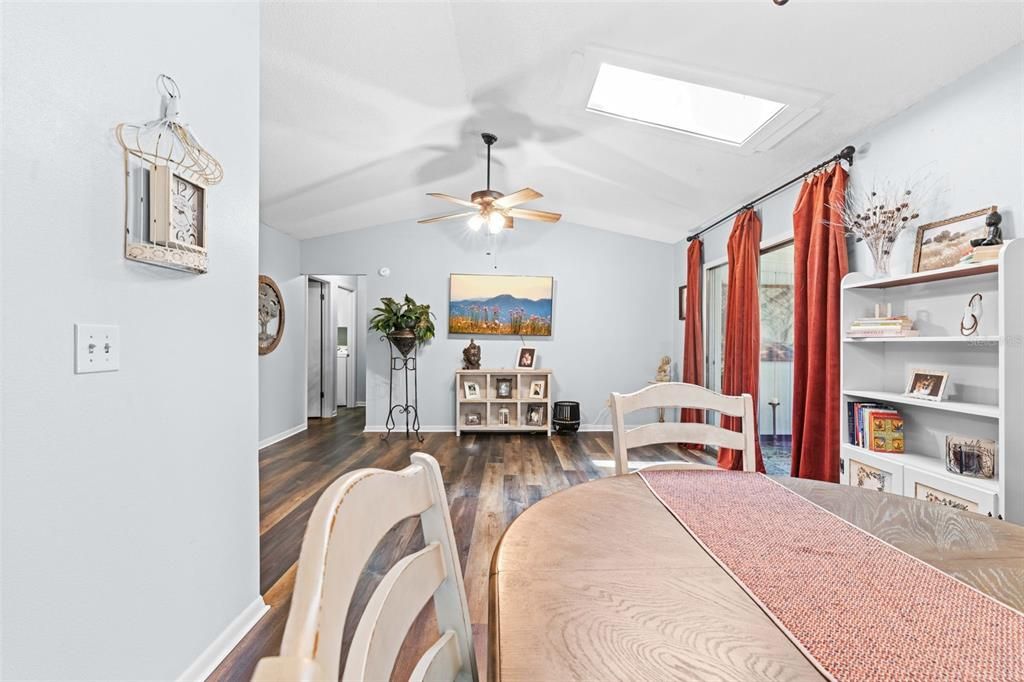 Active With Contract: $239,900 (3 beds, 2 baths, 1233 Square Feet)