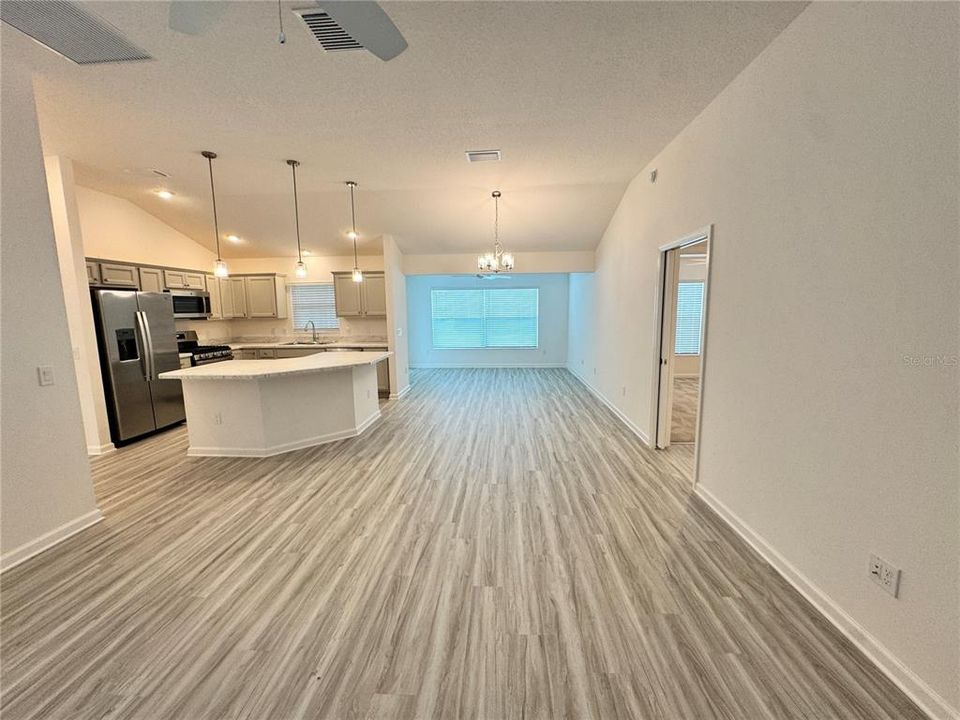 В аренду: $1,900 (3 спален, 2 ванн, 1515 Квадратных фут)