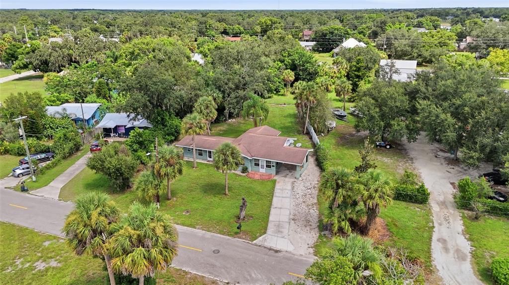 For Sale: $235,000 (2 beds, 1 baths, 1360 Square Feet)