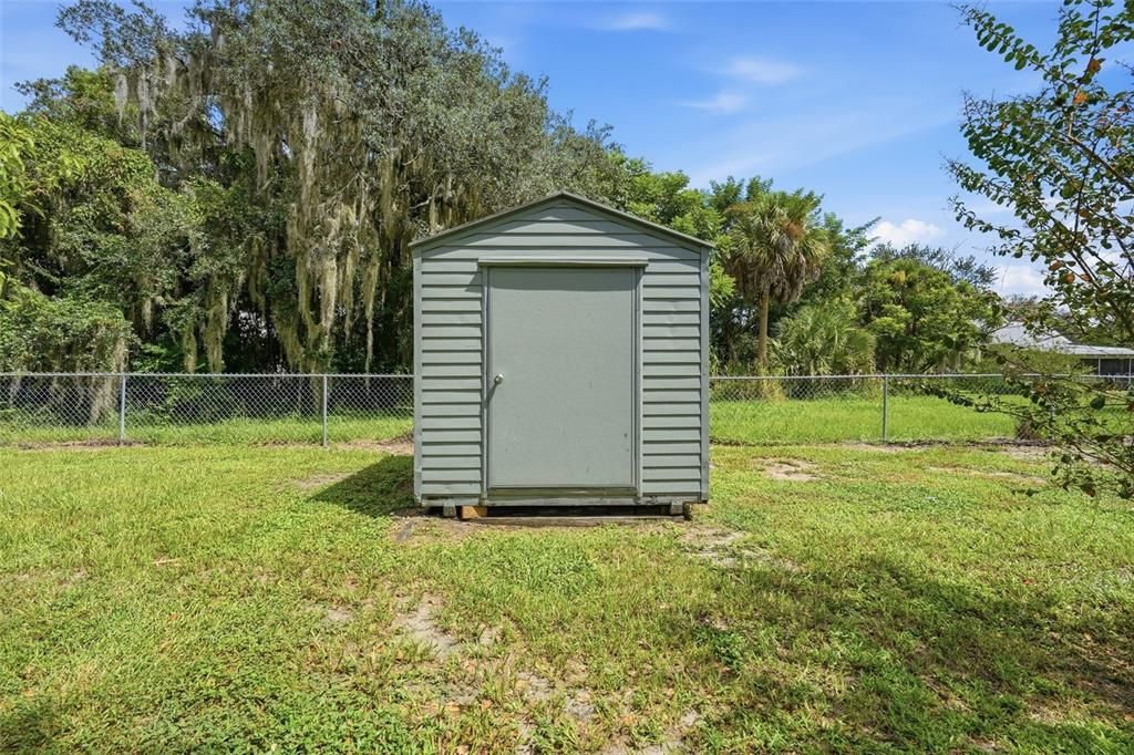 For Sale: $235,000 (2 beds, 1 baths, 1360 Square Feet)