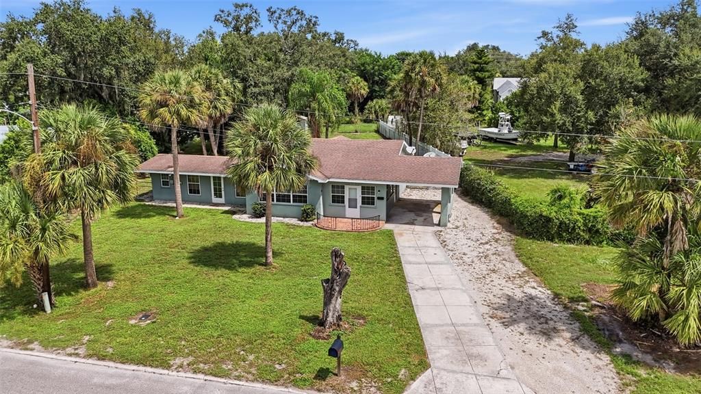 For Sale: $235,000 (2 beds, 1 baths, 1360 Square Feet)