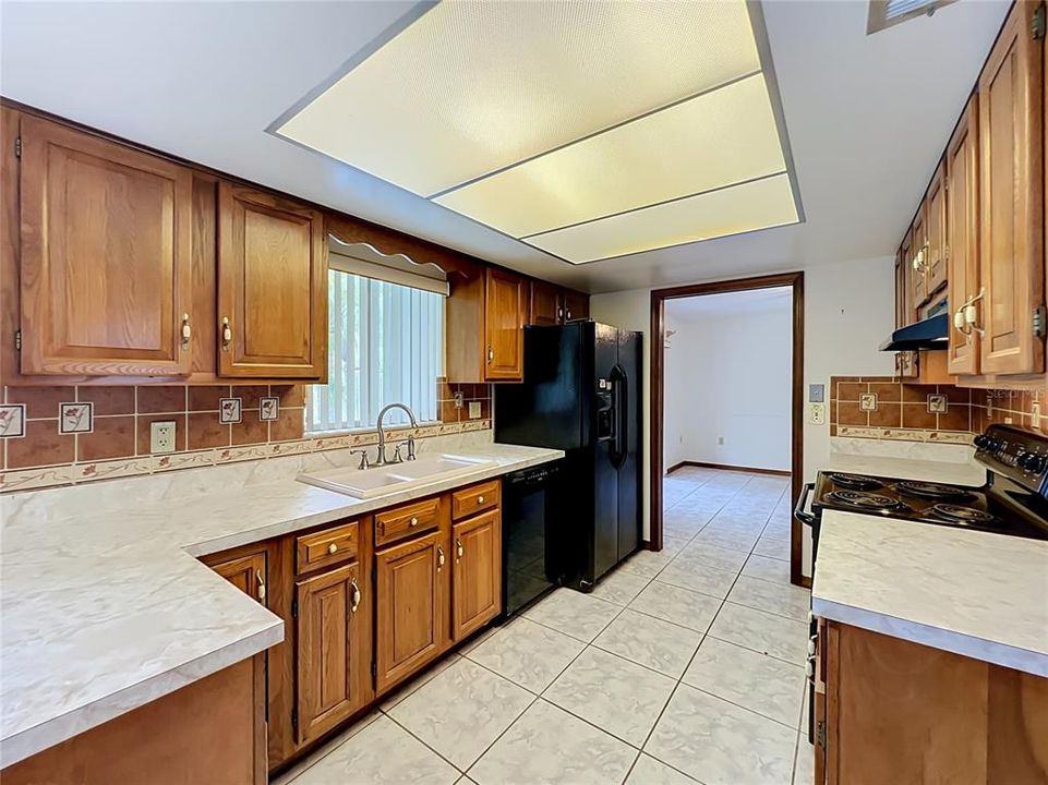 На продажу: $324,900 (3 спален, 2 ванн, 1760 Квадратных фут)