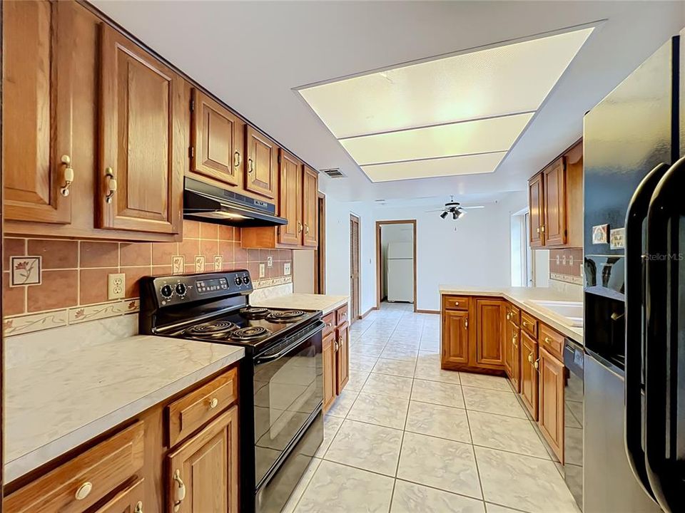 На продажу: $324,900 (3 спален, 2 ванн, 1760 Квадратных фут)