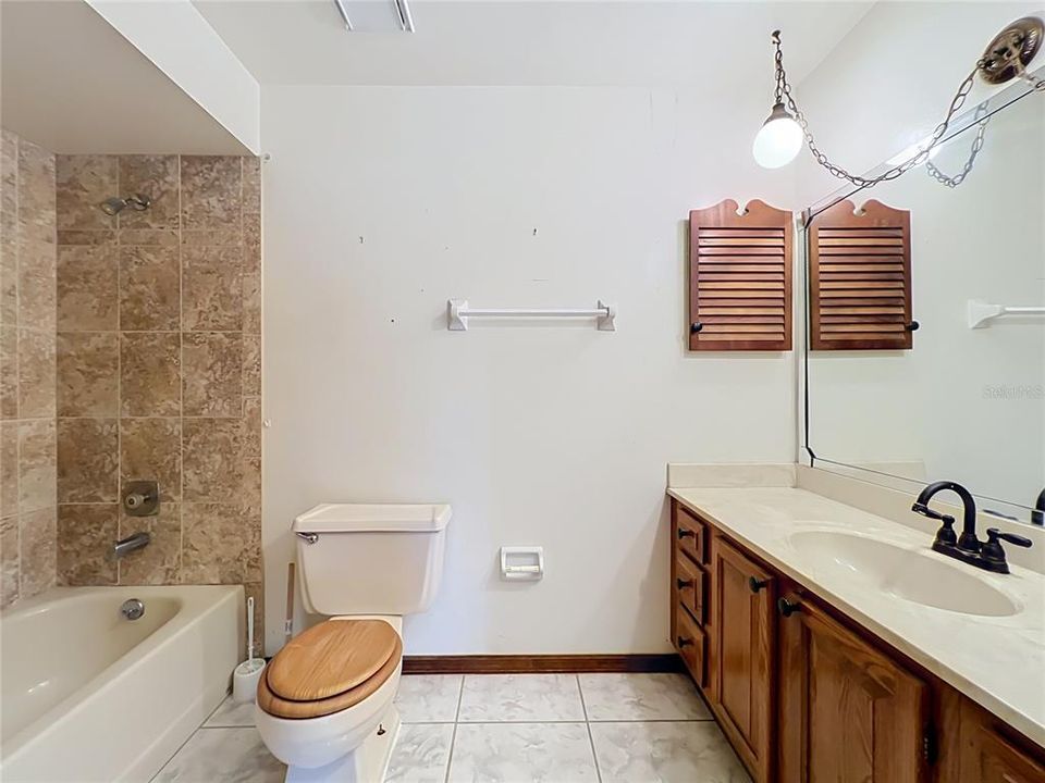 На продажу: $324,900 (3 спален, 2 ванн, 1760 Квадратных фут)