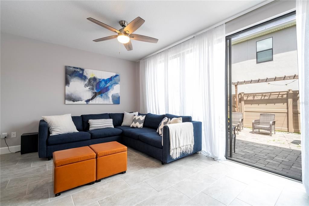 En Venta: $369,900 (3 camas, 2 baños, 1352 Pies cuadrados)