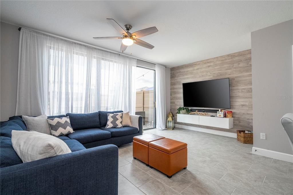 En Venta: $369,900 (3 camas, 2 baños, 1352 Pies cuadrados)