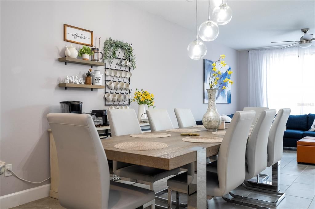 En Venta: $369,900 (3 camas, 2 baños, 1352 Pies cuadrados)