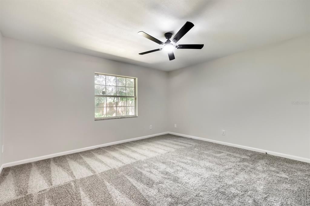 For Sale: $350,000 (3 beds, 2 baths, 1296 Square Feet)