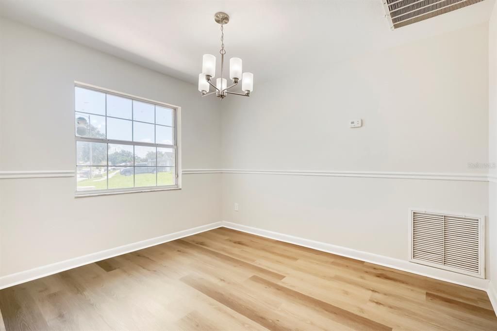 For Sale: $350,000 (3 beds, 2 baths, 1296 Square Feet)