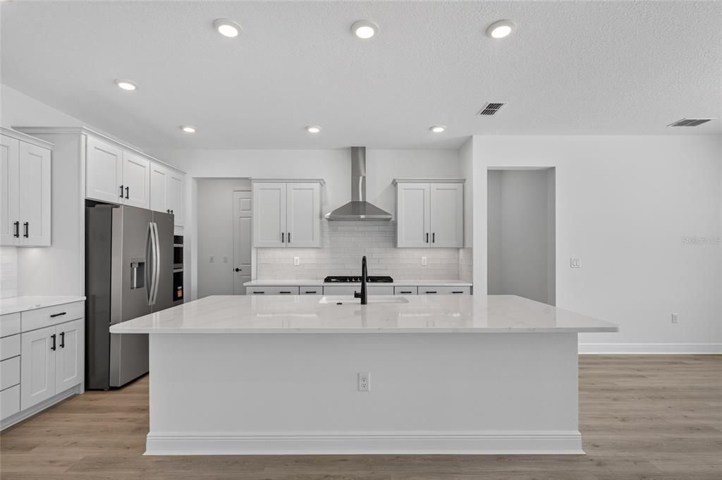For Sale: $555,005 (3 beds, 3 baths, 2373 Square Feet)