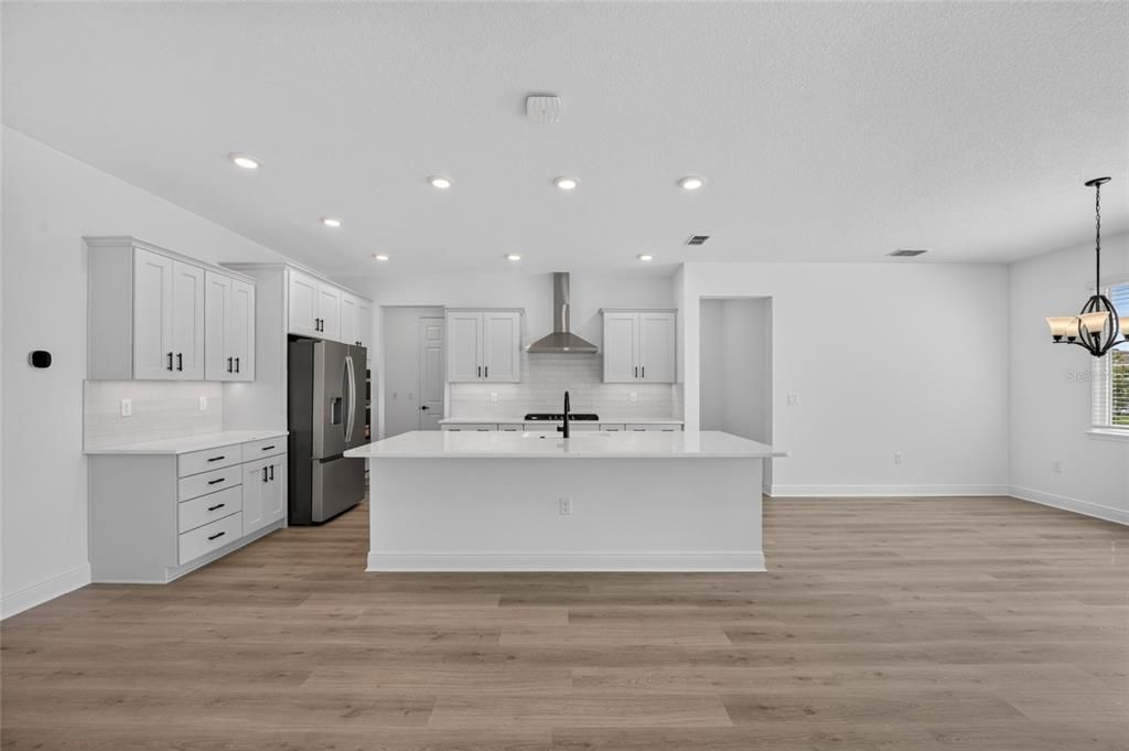 For Sale: $555,005 (3 beds, 3 baths, 2373 Square Feet)