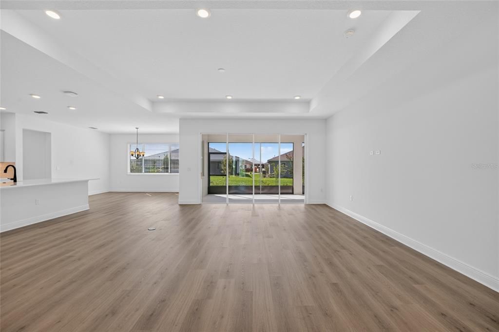 For Sale: $555,005 (3 beds, 3 baths, 2373 Square Feet)
