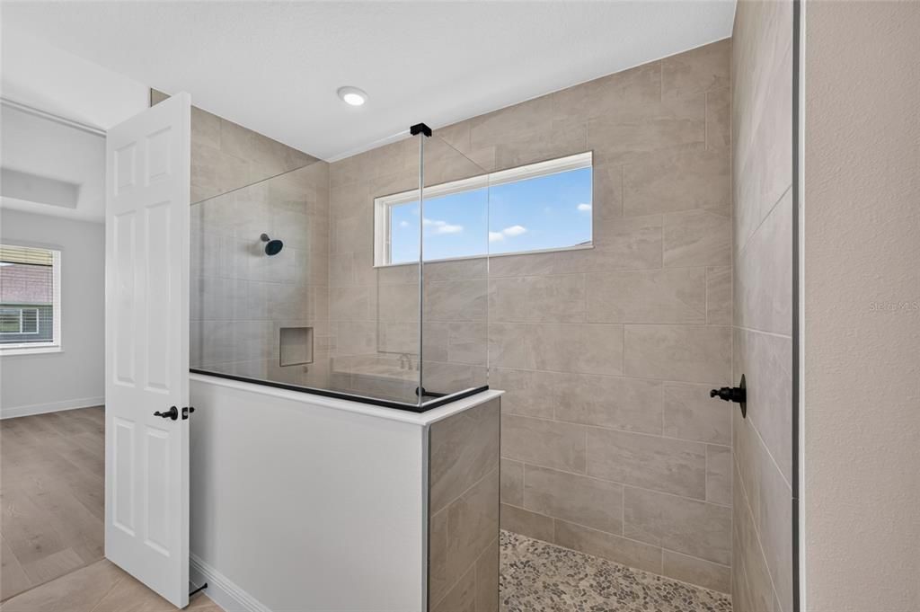 For Sale: $555,005 (3 beds, 3 baths, 2373 Square Feet)