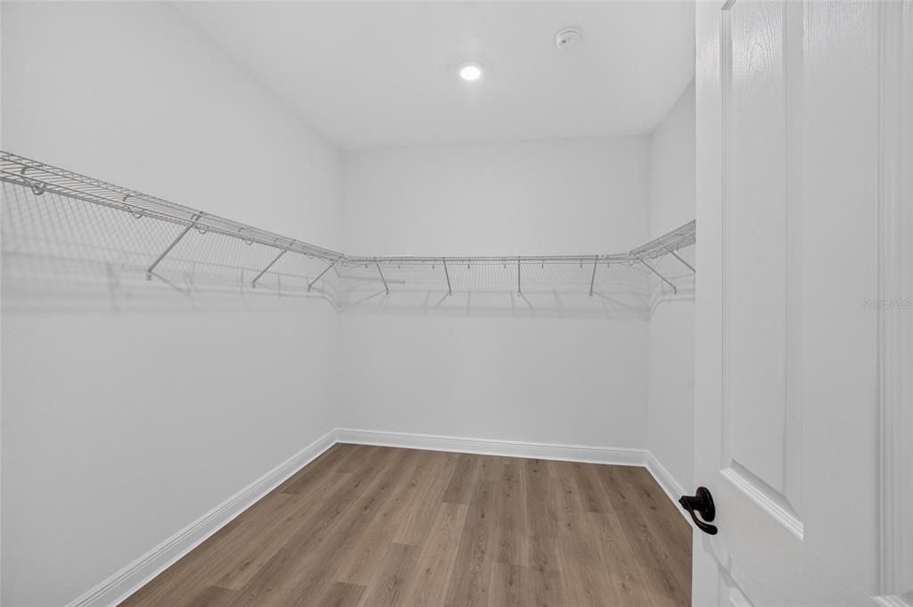 For Sale: $555,005 (3 beds, 3 baths, 2373 Square Feet)