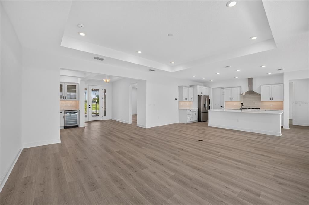 For Sale: $555,005 (3 beds, 3 baths, 2373 Square Feet)