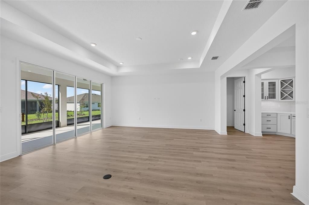 For Sale: $555,005 (3 beds, 3 baths, 2373 Square Feet)