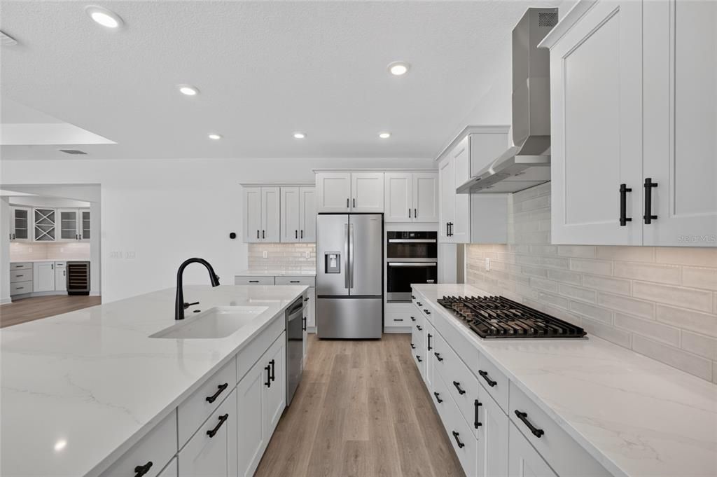 For Sale: $555,005 (3 beds, 3 baths, 2373 Square Feet)