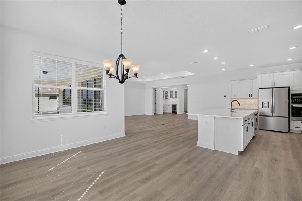 For Sale: $555,005 (3 beds, 3 baths, 2373 Square Feet)