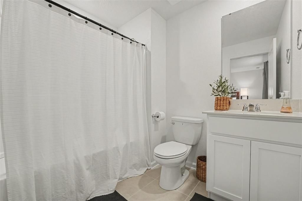 En Venta: $350,000 (4 camas, 3 baños, 2175 Pies cuadrados)