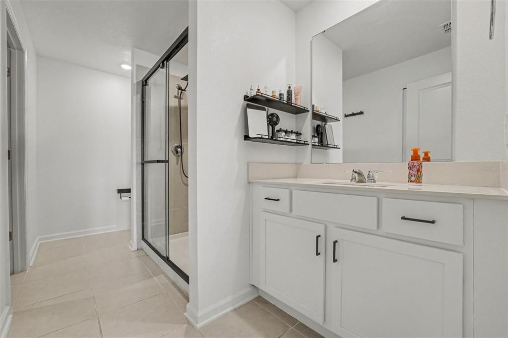 En Venta: $350,000 (4 camas, 3 baños, 2175 Pies cuadrados)