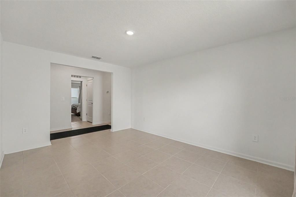 En Venta: $350,000 (4 camas, 3 baños, 2175 Pies cuadrados)