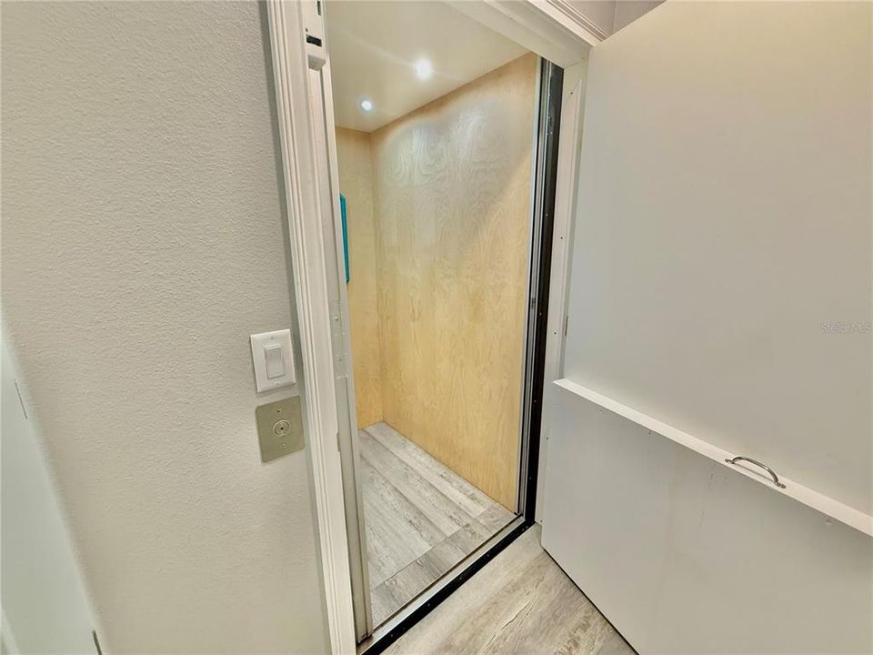 For Sale: $1,244,000 (3 beds, 4 baths, 2620 Square Feet)
