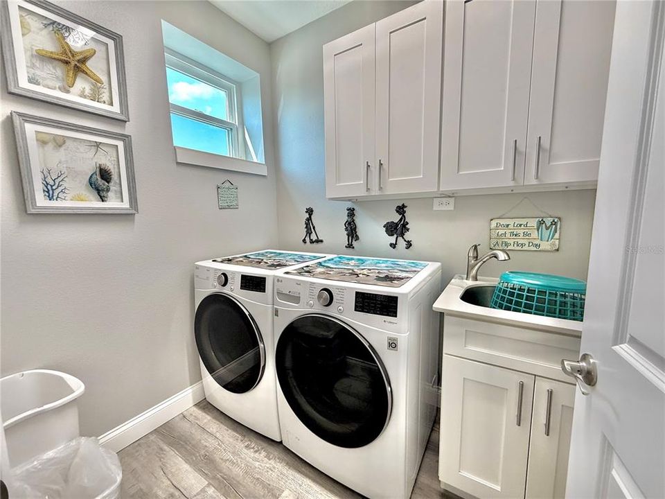 For Sale: $1,244,000 (3 beds, 4 baths, 2620 Square Feet)