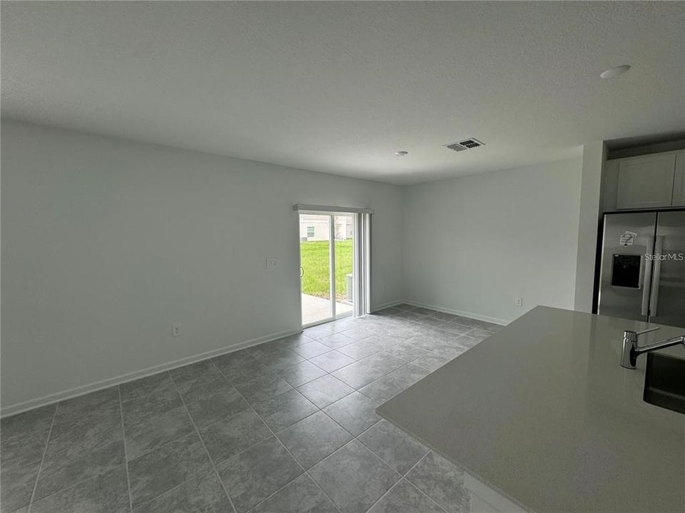 En Renta: $2,250 (4 camas, 2 baños, 1932 Pies cuadrados)