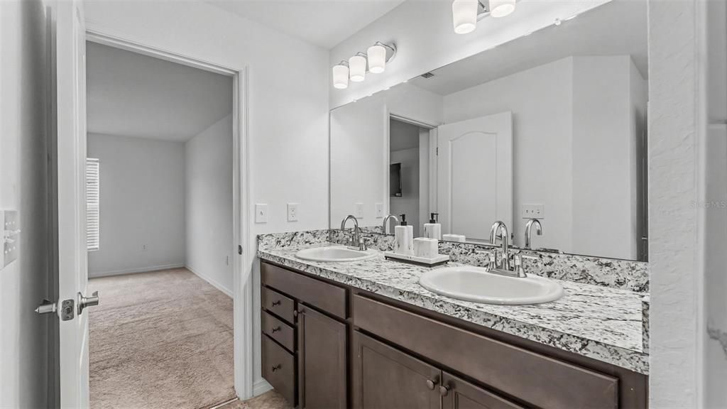 For Sale: $359,900 (4 beds, 2 baths, 1878 Square Feet)