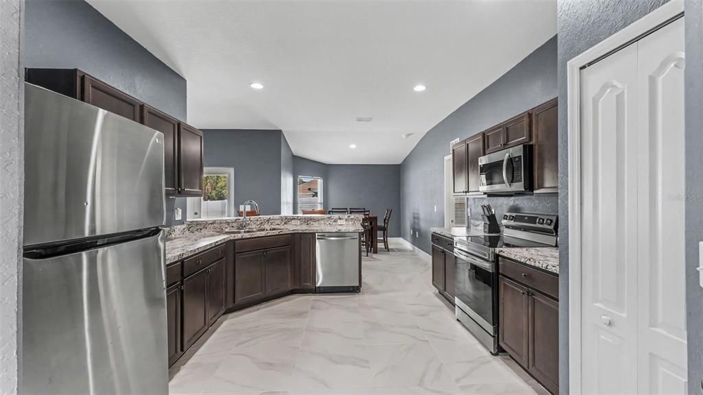 For Sale: $359,900 (4 beds, 2 baths, 1878 Square Feet)