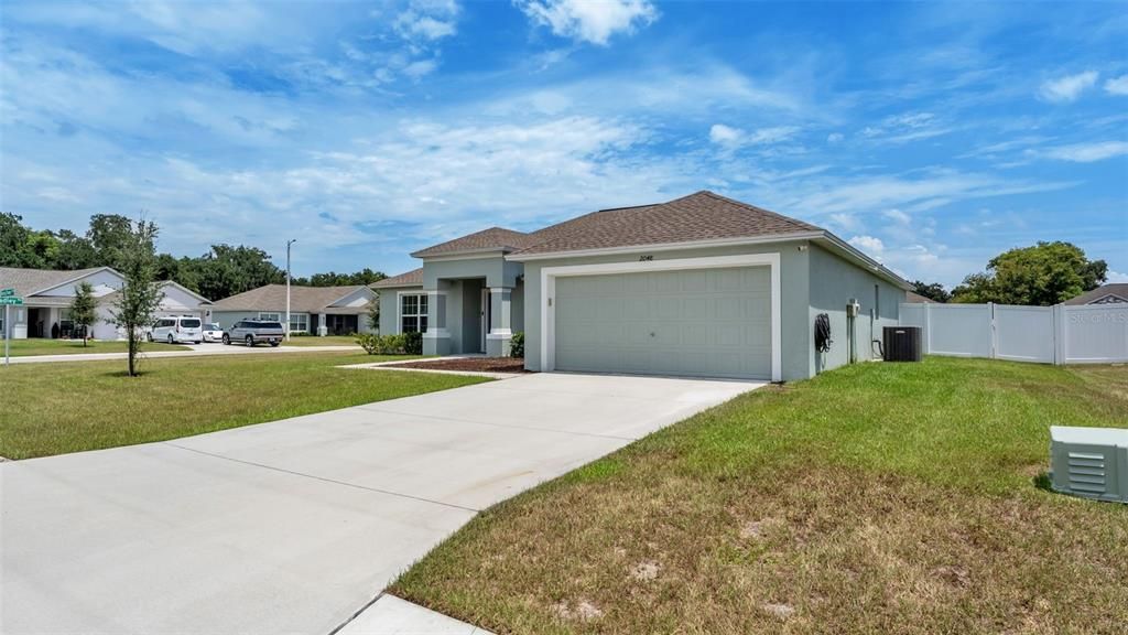 For Sale: $359,900 (4 beds, 2 baths, 1878 Square Feet)