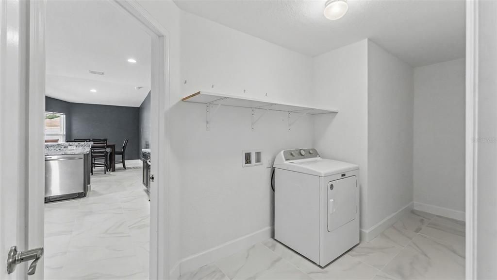 For Sale: $359,900 (4 beds, 2 baths, 1878 Square Feet)