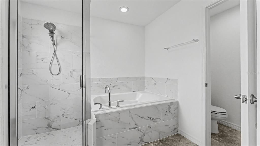 For Sale: $359,900 (4 beds, 2 baths, 1878 Square Feet)