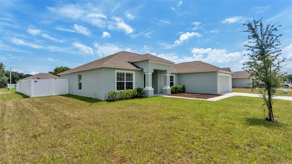 For Sale: $359,900 (4 beds, 2 baths, 1878 Square Feet)