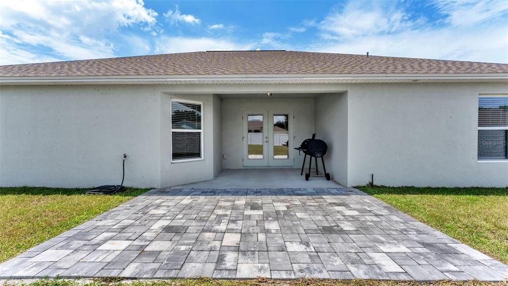 For Sale: $359,900 (4 beds, 2 baths, 1878 Square Feet)