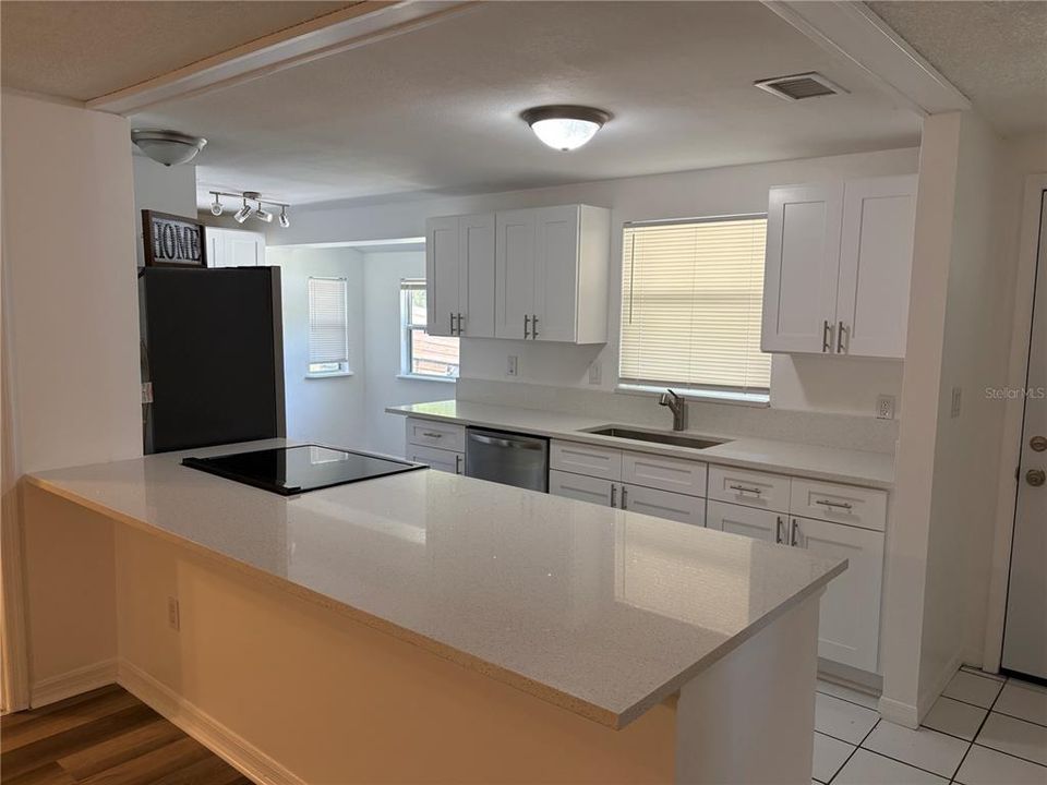 For Rent: $2,500 (3 beds, 2 baths, 1670 Square Feet)