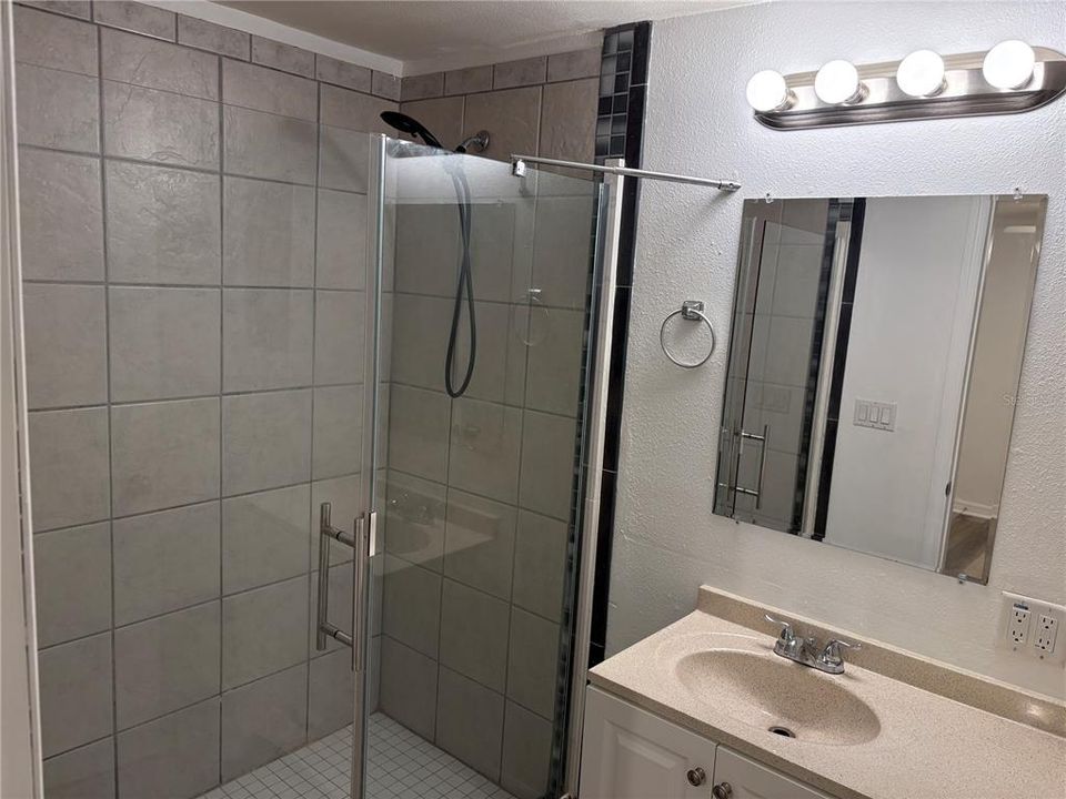 For Rent: $2,500 (3 beds, 2 baths, 1670 Square Feet)