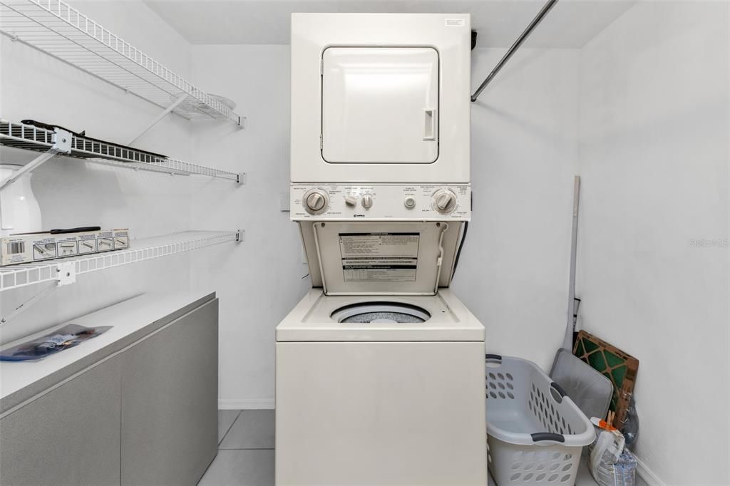 На продажу: $169,900 (2 спален, 2 ванн, 1110 Квадратных фут)