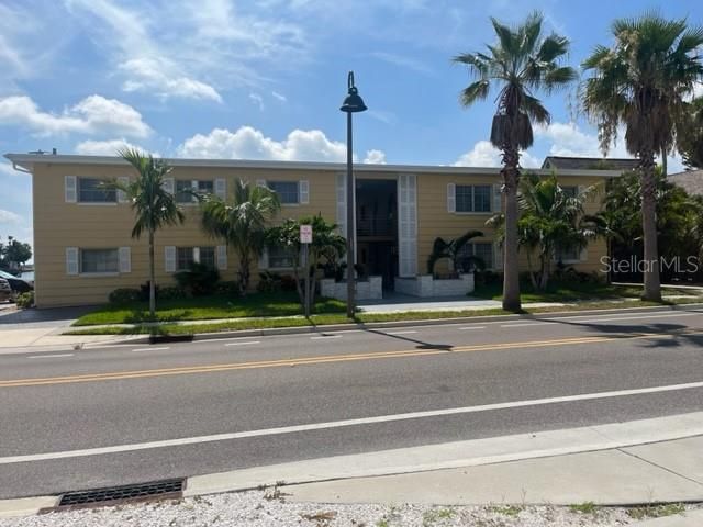 For Rent: $1,750 (1 beds, 1 baths, 450 Square Feet)