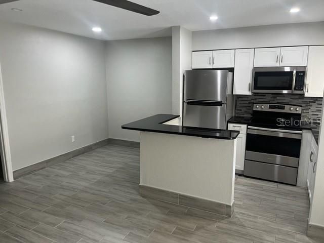 For Rent: $1,750 (1 beds, 1 baths, 450 Square Feet)