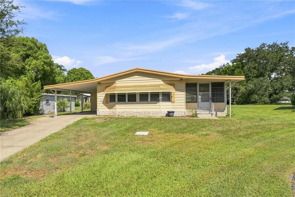 For Sale: $130,000 (2 beds, 2 baths, 982 Square Feet)