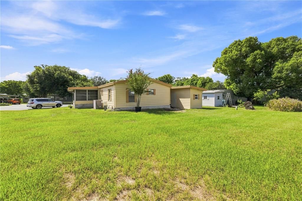 For Sale: $130,000 (2 beds, 2 baths, 982 Square Feet)